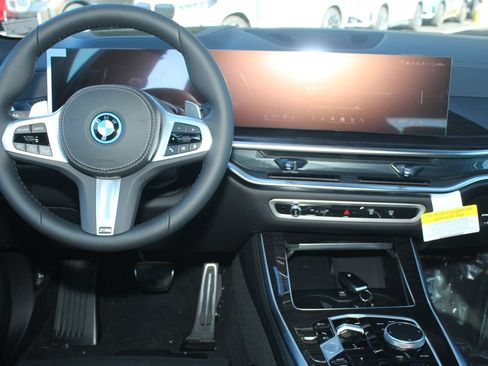 New 2026 BMW X5 xDrive50e w/ M Sport Package AWD/4WD image 18