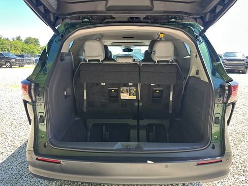 Used 2023 Toyota Sienna XLE w/ XLE Plus Package AWD/4WD image 15