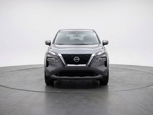 Used 2025 Nissan Rogue SV FWD image 2