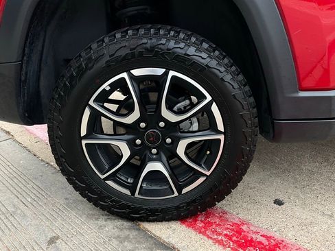 Used 2025 Jeep Compass Trailhawk image 9