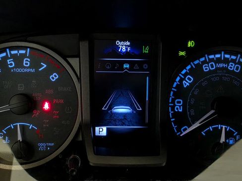 Used 2020 Toyota Tacoma TRD Sport AWD/4WD image 30