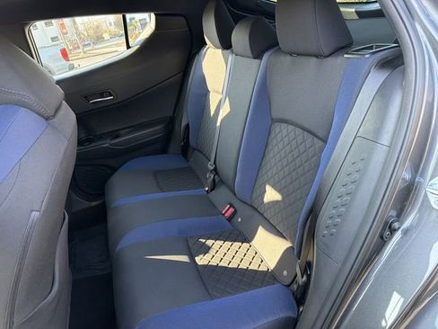 Used 2022 Toyota C-HR XLE image 15