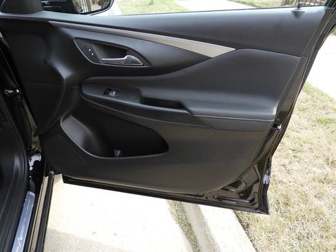Used 2024 Buick Envista Avenir FWD image 38