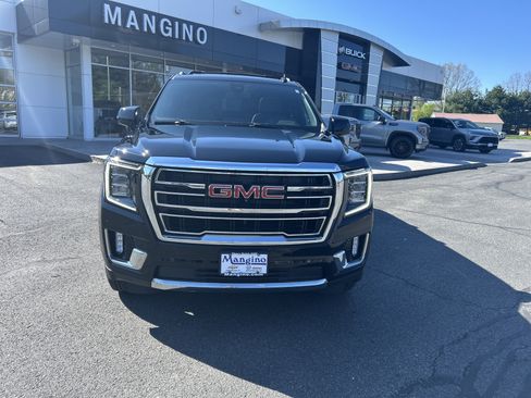 Certified 2021 GMC Yukon XL SLT w/ SLT Premium Package AWD/4WD image 16