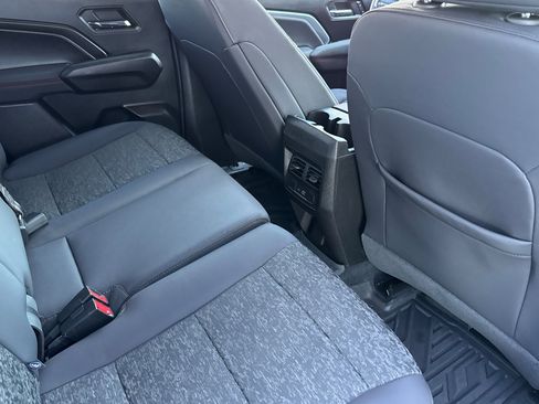 Used 2024 Chevrolet Colorado Z71 w/ Z71 Convenience Package 2 image 18