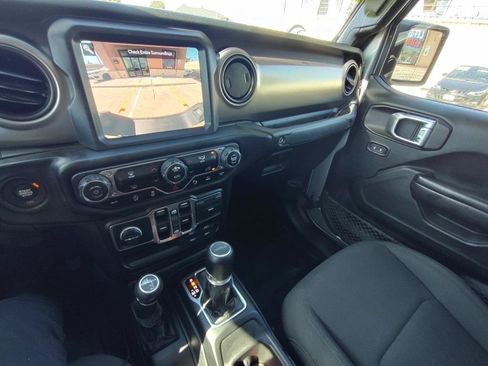 Used 2020 Jeep Gladiator Sport w/ Quick Order Package 24S AWD/4WD image 21