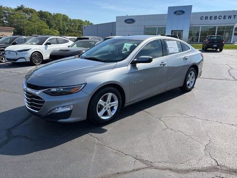 Used 2024 Chevrolet Malibu LT image 3