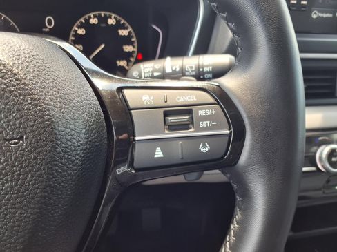 Used 2025 Honda Pilot Touring image 17