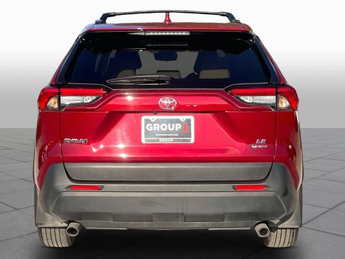 Used 2025 Toyota RAV4 LE AWD/4WD image 5