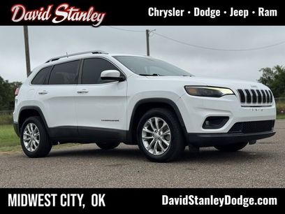 Used 2019 Jeep Cherokee Latitude w/ Popular Appearance Group