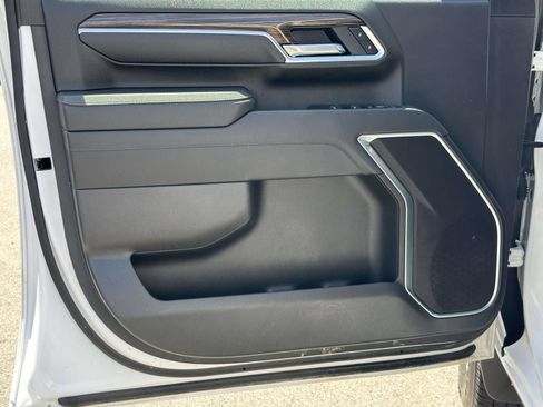 Certified 2025 Chevrolet Silverado 2500 LT w/ Convenience Package AWD/4WD image 21