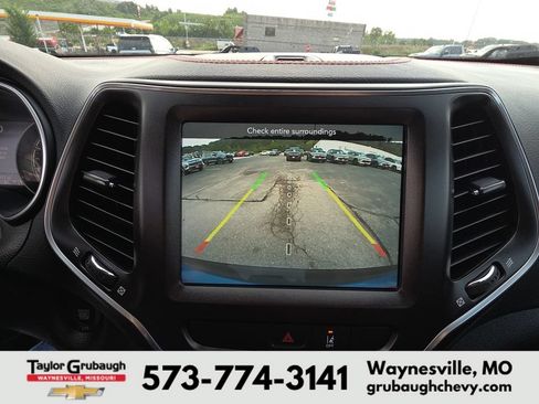 Used 2022 Jeep Cherokee Trailhawk w/ Trailer Tow Group AWD/4WD image 22