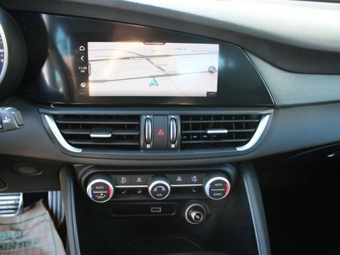 Used 2022 Alfa Romeo Giulia Ti image 17
