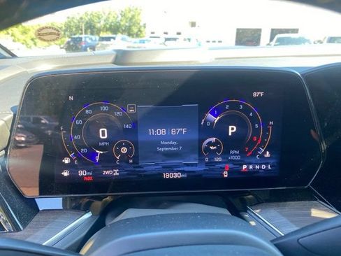 Used 2025 Chevrolet Suburban LS AWD/4WD image 28