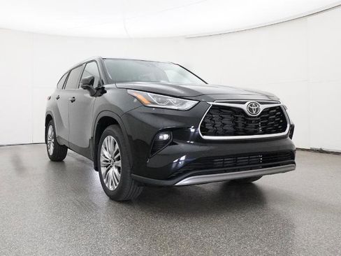 New 2026 Toyota Highlander Platinum image 40