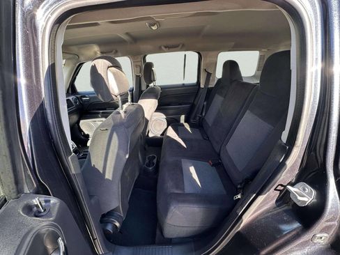 Used 2014 Jeep Patriot Latitude image 21