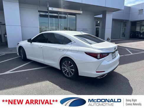 Used 2020 Lexus ES 350 w/ Premium Package FWD image 2