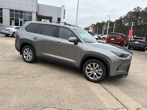 New 2026 Toyota Grand Highlander Limited image 9