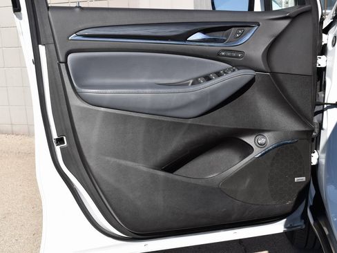 Used 2024 Buick Enclave Premium image 9