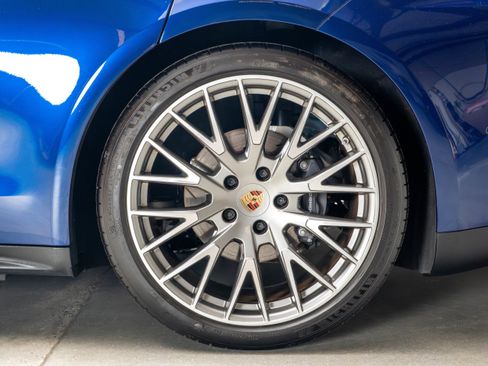 Certified 2024 Porsche Panamera 4 AWD/4WD image 22