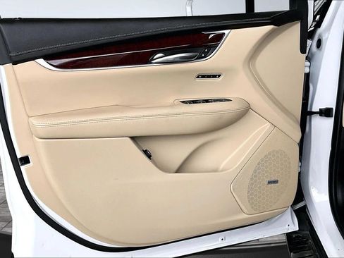 Used 2019 Cadillac XT5 Luxury FWD image 17