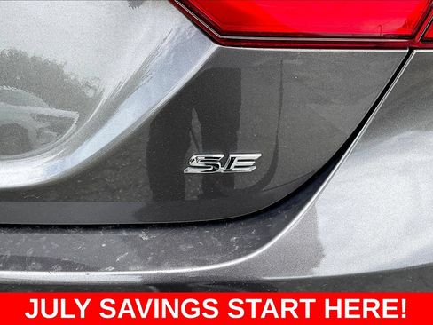 Used 2022 Toyota Camry SE FWD image 27