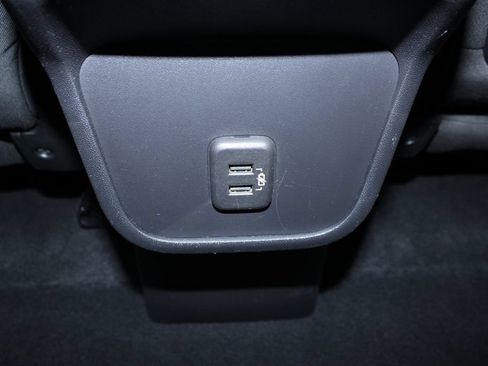 Used 2024 GMC Terrain SLE FWD image 18