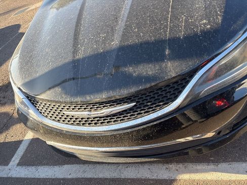 Used 2015 Chrysler 200 Limited w/ Convenience Group image 2