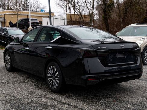 Used 2024 Nissan Altima 2.5 SV image 4