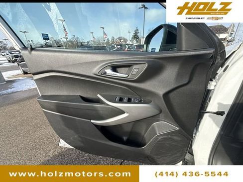 Used 2024 Chevrolet Trax RS w/ Driver Confidence Package image 23