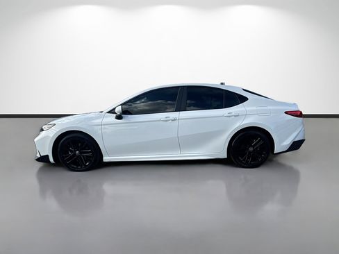 Used 2025 Toyota Camry SE FWD image 6