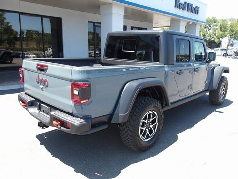 New 2025 Jeep Gladiator Rubicon w/ Steel Bumper Group image 9