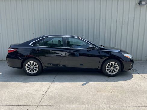 Used 2017 Toyota Camry LE w/ Moonroof Package FWD image 3
