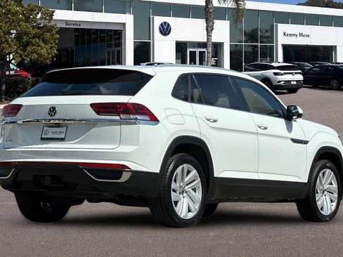 Used 2023 Volkswagen Atlas Cross Sport SE w/ Panoramic Sunroof Package FWD image 4