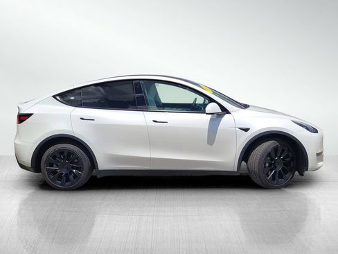 Used 2021 Tesla Model Y Long Range AWD/4WD image 3