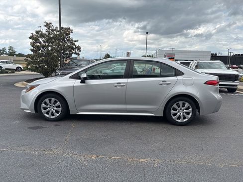 Used 2021 Toyota Corolla LE FWD image 8
