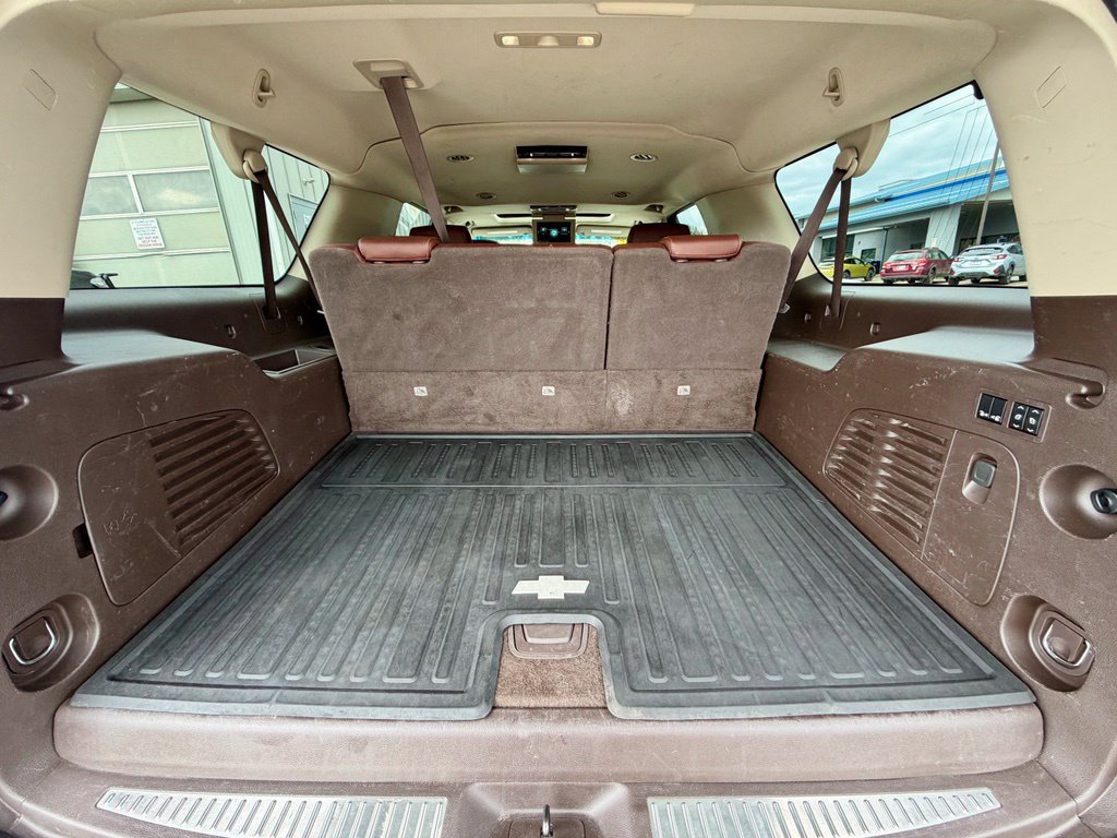 Used 2020 Chevrolet Suburban Premier AWD/4WD image 25