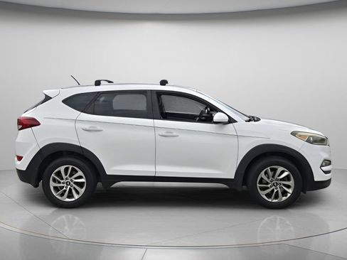 Used 2017 Hyundai Tucson SE FWD image 3