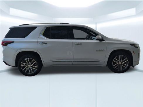Used 2023 Chevrolet Traverse High Country AWD/4WD image 7