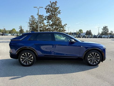 Used 2025 Cadillac Lyriq Sport RWD image 6