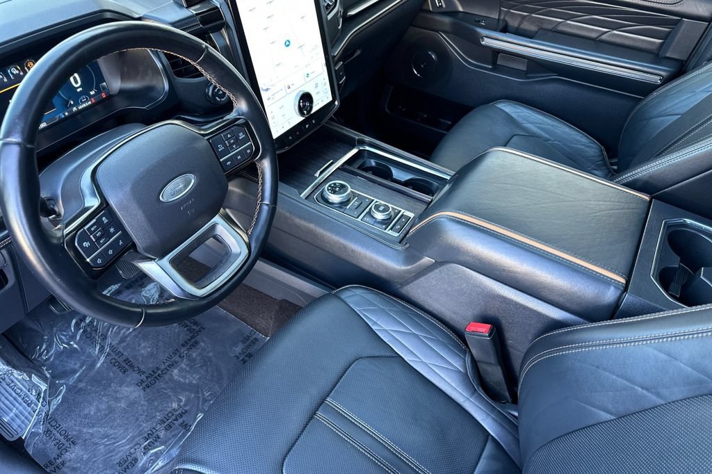 Used 2023 Ford Expedition Platinum AWD/4WD image 4