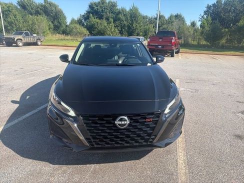 Used 2025 Nissan Altima 2.5 SR FWD image 4