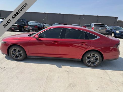Used 2023 Honda Accord EX image 8