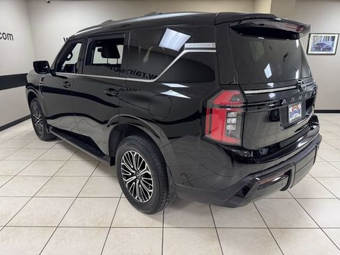 Used 2025 Nissan Armada SL w/ Captain's Chari Seat Package RWD image 4