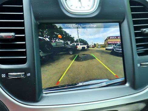 Used 2019 Chrysler 300 Limited image 19