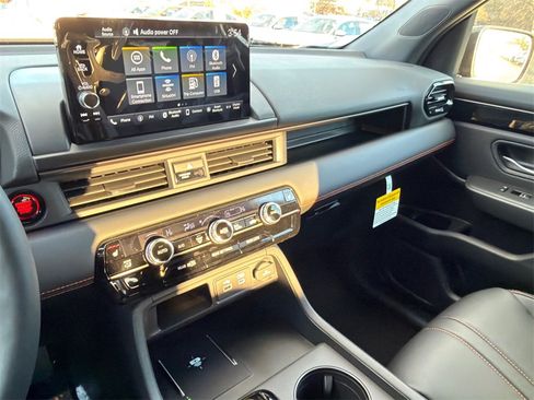 New 2025 Honda Pilot TrailSport image 27