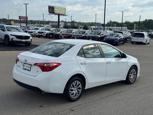 Used 2019 Toyota Corolla LE FWD image 32