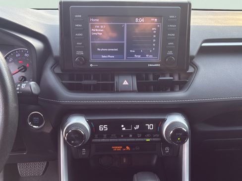 Used 2022 Toyota RAV4 XLE AWD/4WD image 29