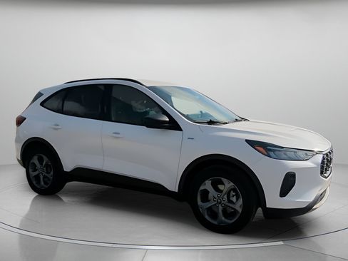 Certified 2025 Ford Escape ST-Line w/ Equipment Group 301A image 34