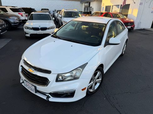 Used 2016 Chevrolet Cruze LT w/ Enhanced Safety Package FWD image 2